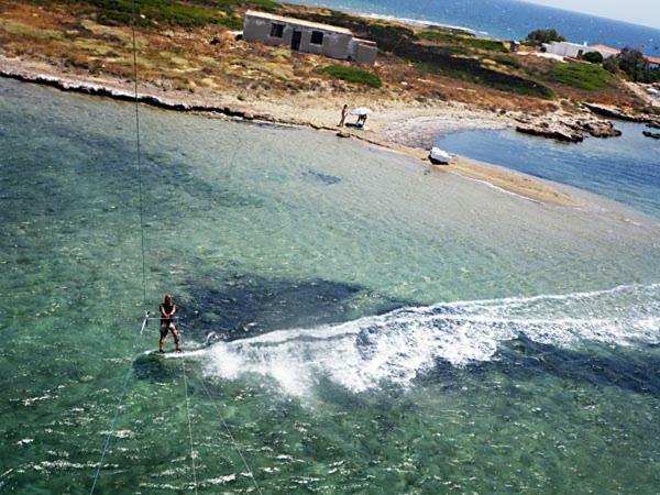 Windsurfing Seaside Apartment Artemida Exterior foto
